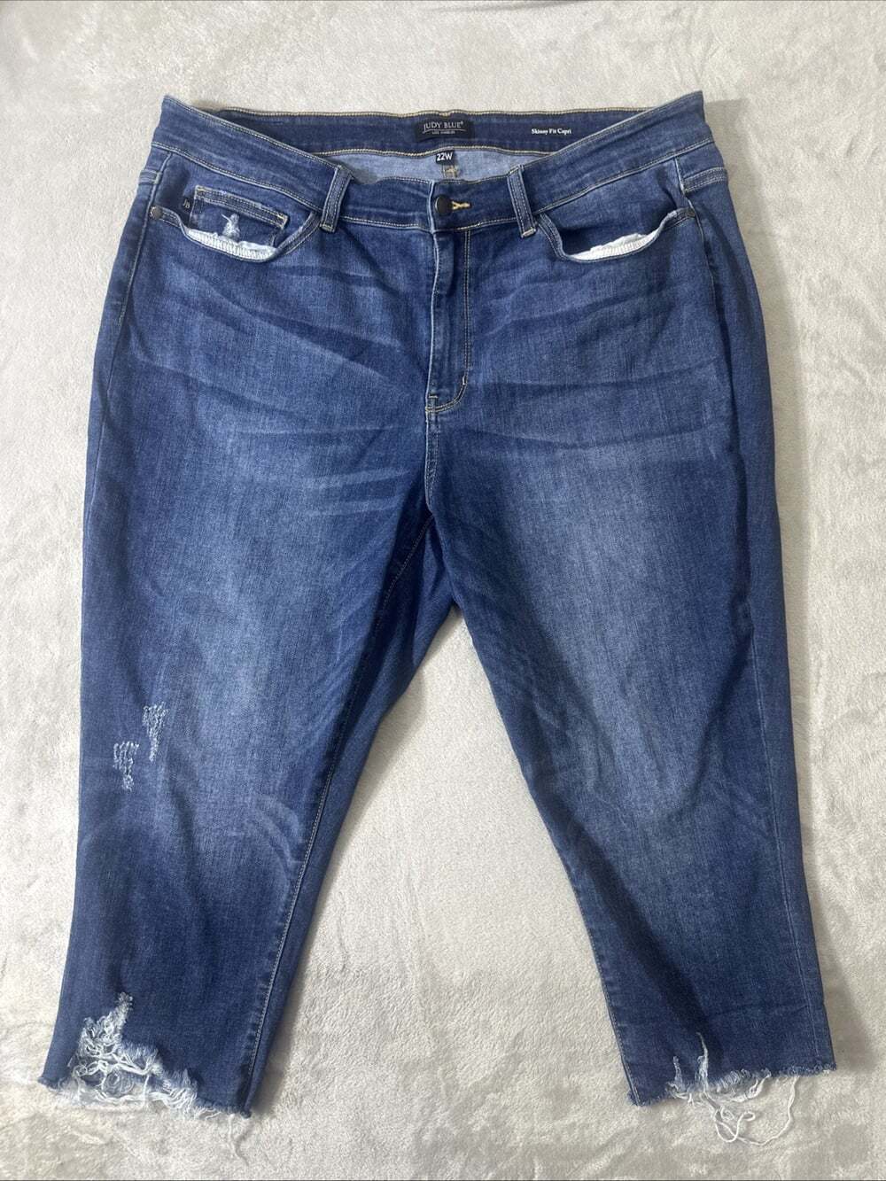 Judy Blue Skinny Fit Capri Jeans Women’s 22W Distressed Raw Hem Stretch Denim